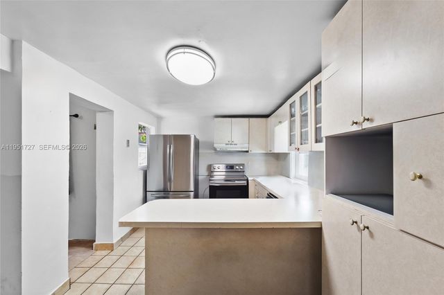 641 NE 56th Ct, Oakland Park, FL 33334