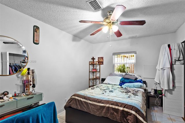 641 NE 56th Ct, Oakland Park, FL 33334