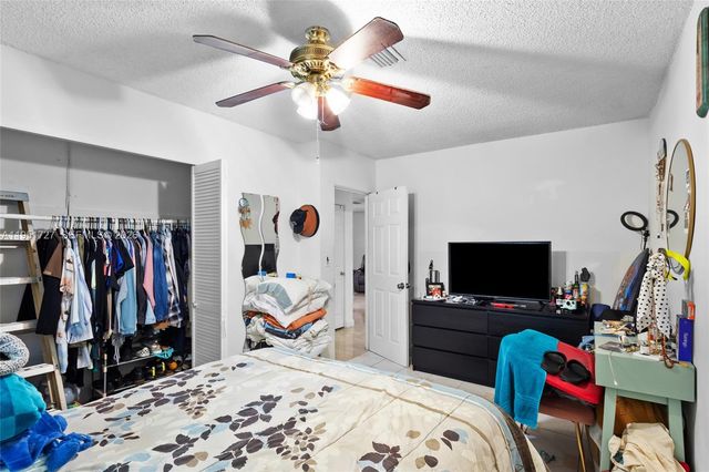 641 NE 56th Ct, Oakland Park, FL 33334