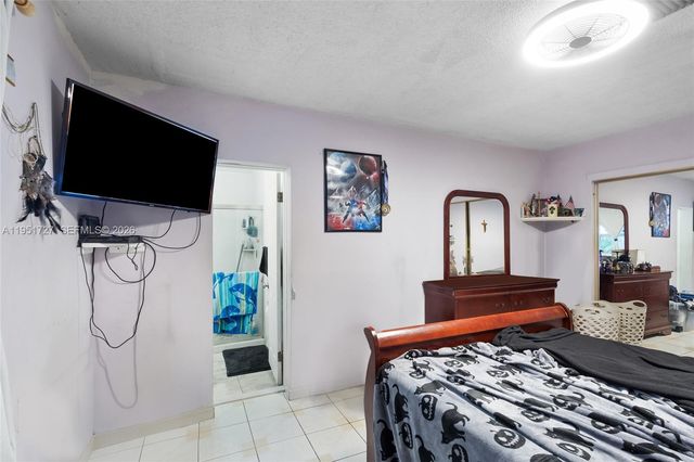 641 NE 56th Ct, Oakland Park, FL 33334