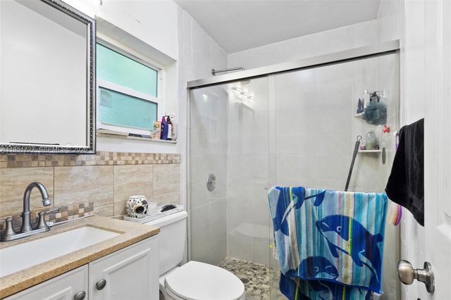 641 NE 56th Ct, Oakland Park, FL 33334