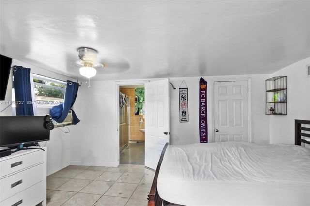 641 NE 56th Ct, Oakland Park, FL 33334