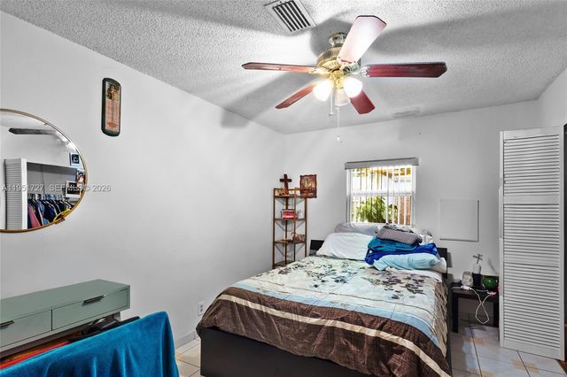 641 NE 56th Ct, Oakland Park, FL 33334