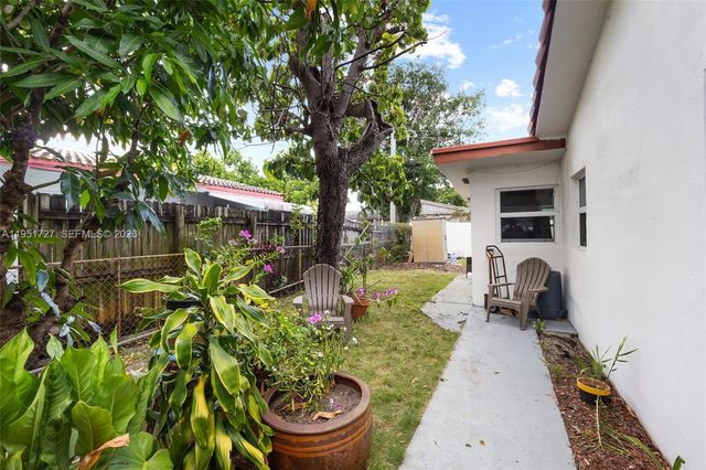 641 NE 56th Ct, Oakland Park, FL 33334