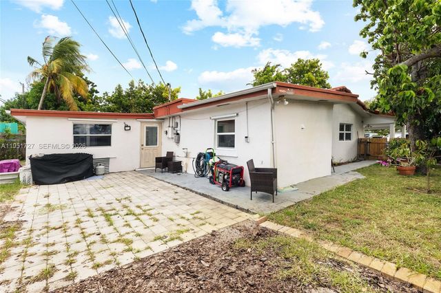 641 NE 56th Ct, Oakland Park, FL 33334