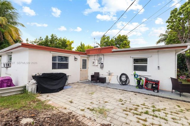 641 NE 56th Ct, Oakland Park, FL 33334