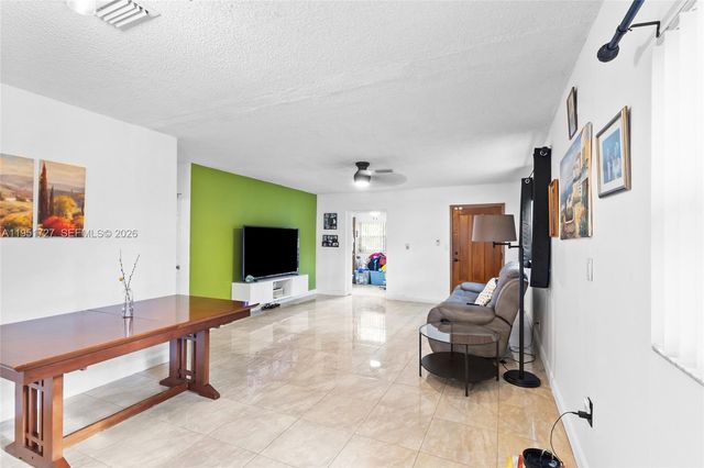 641 NE 56th Ct, Oakland Park, FL 33334