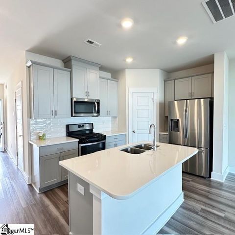 916 Yarn Way, Greer, SC 29651