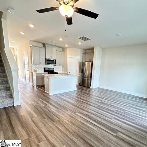 916 Yarn Way, Greer, SC 29651