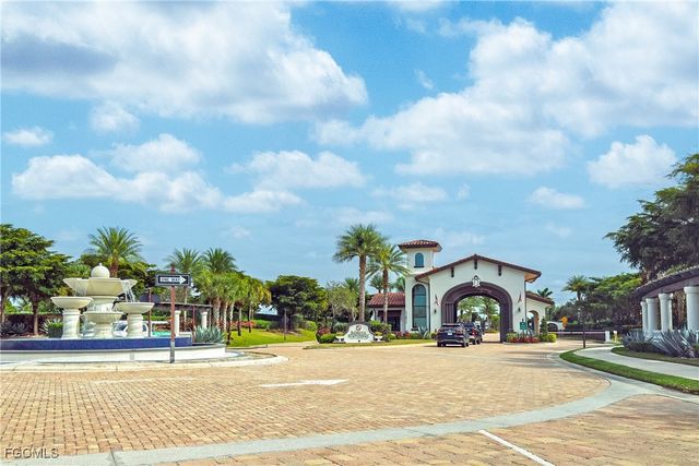 28095 Foxrock CT, Bonita Springs, FL 34135