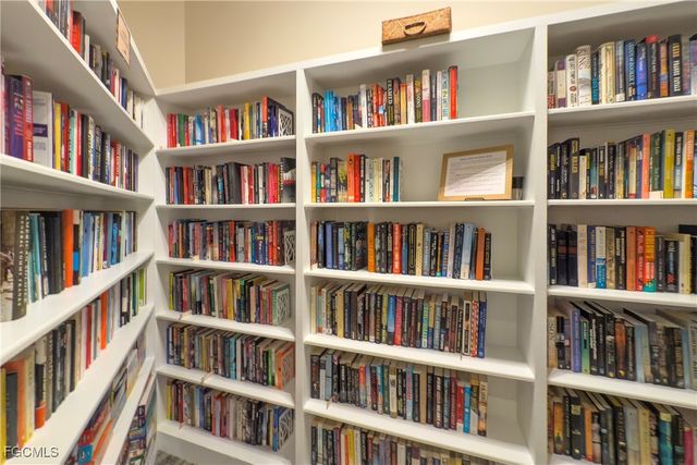 28095 Foxrock CT, Bonita Springs, FL 34135