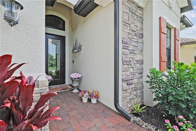 28095 Foxrock CT, Bonita Springs, FL 34135