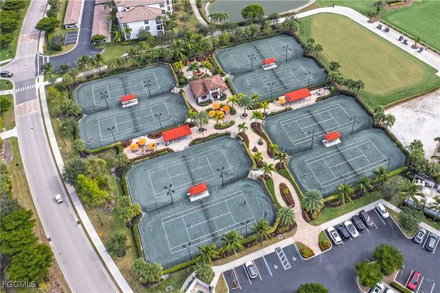 28095 Foxrock CT, Bonita Springs, FL 34135