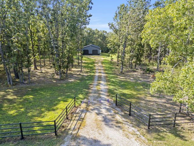 689 Dartmoore Drive, Rogersville, MO 65742