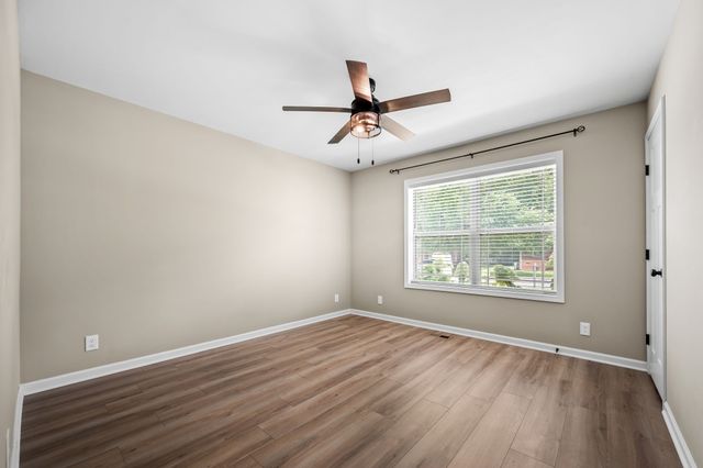 105 Cumberland Ct, Tullahoma, TN 37388