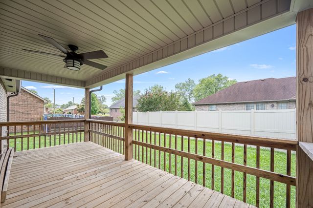 105 Cumberland Ct, Tullahoma, TN 37388