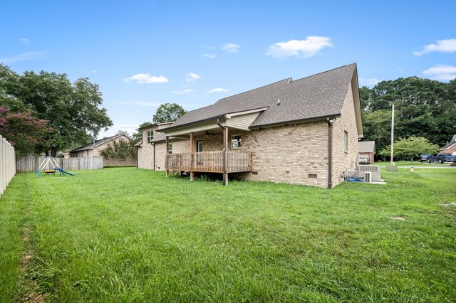 105 Cumberland Ct, Tullahoma, TN 37388