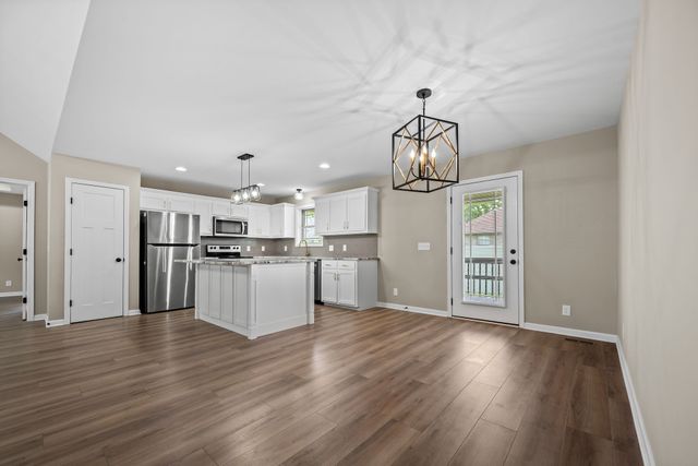 105 Cumberland Ct, Tullahoma, TN 37388