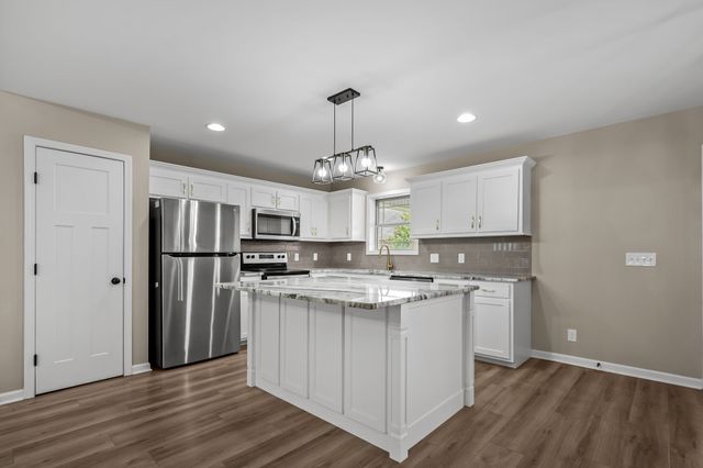 105 Cumberland Ct, Tullahoma, TN 37388