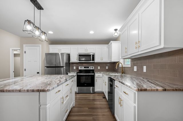 105 Cumberland Ct, Tullahoma, TN 37388