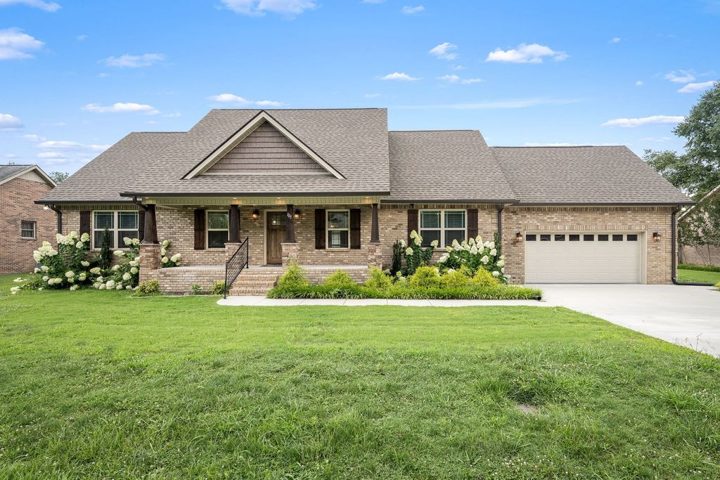105 Cumberland Ct, Tullahoma, TN 37388