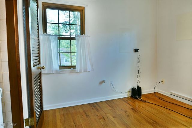 564 Adelaide Avenue NE, Warren, OH 44483