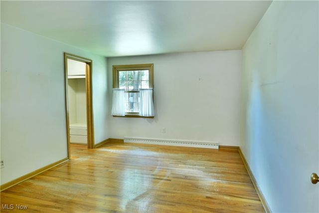 564 Adelaide Avenue NE, Warren, OH 44483