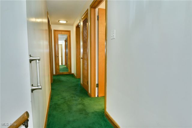 564 Adelaide Avenue NE, Warren, OH 44483