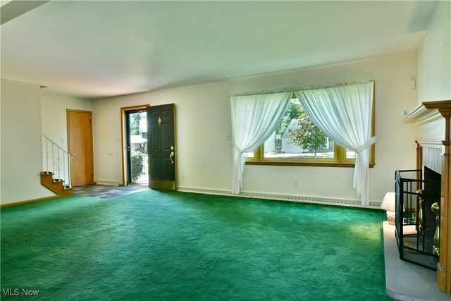 564 Adelaide Avenue NE, Warren, OH 44483