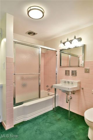 564 Adelaide Avenue NE, Warren, OH 44483