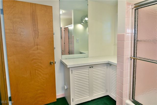 564 Adelaide Avenue NE, Warren, OH 44483