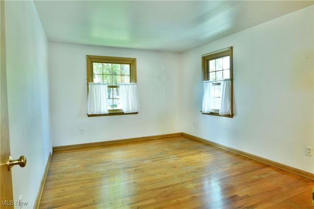 564 Adelaide Avenue NE, Warren, OH 44483