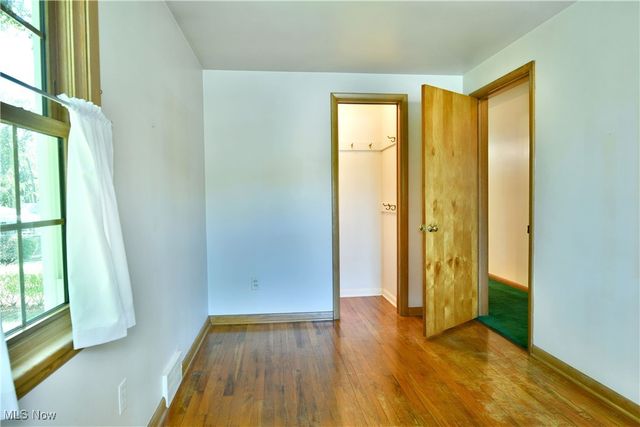 564 Adelaide Avenue NE, Warren, OH 44483