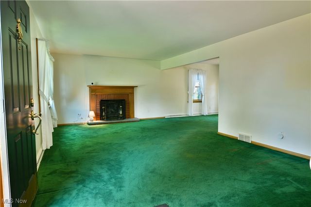 564 Adelaide Avenue NE, Warren, OH 44483