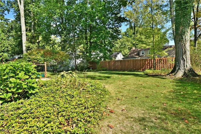 564 Adelaide Avenue NE, Warren, OH 44483