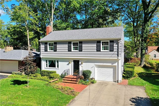 564 Adelaide Avenue NE, Warren, OH 44483