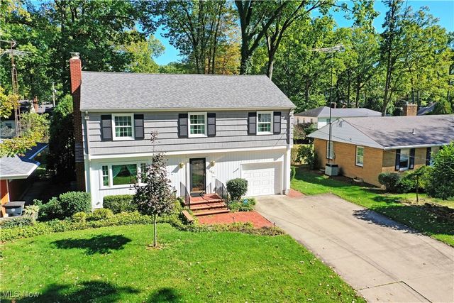 564 Adelaide Avenue NE, Warren, OH 44483