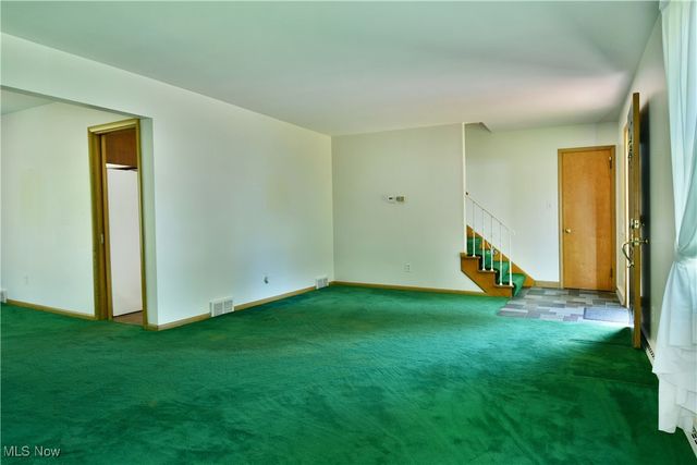 564 Adelaide Avenue NE, Warren, OH 44483