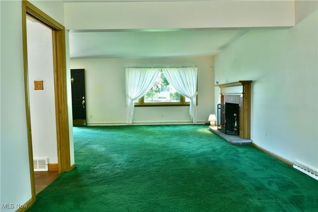 564 Adelaide Avenue NE, Warren, OH 44483