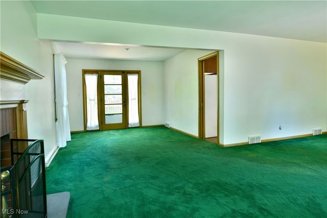 564 Adelaide Avenue NE, Warren, OH 44483