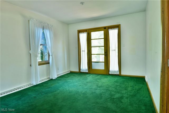 564 Adelaide Avenue NE, Warren, OH 44483