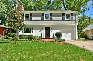 564 Adelaide Avenue NE, Warren, OH 44483