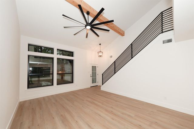 203 S Pathfinders Circle, The Woodlands, TX 77381