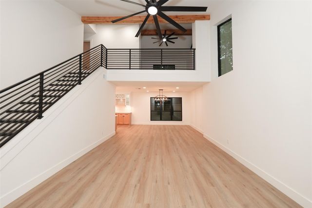 203 S Pathfinders Circle, The Woodlands, TX 77381