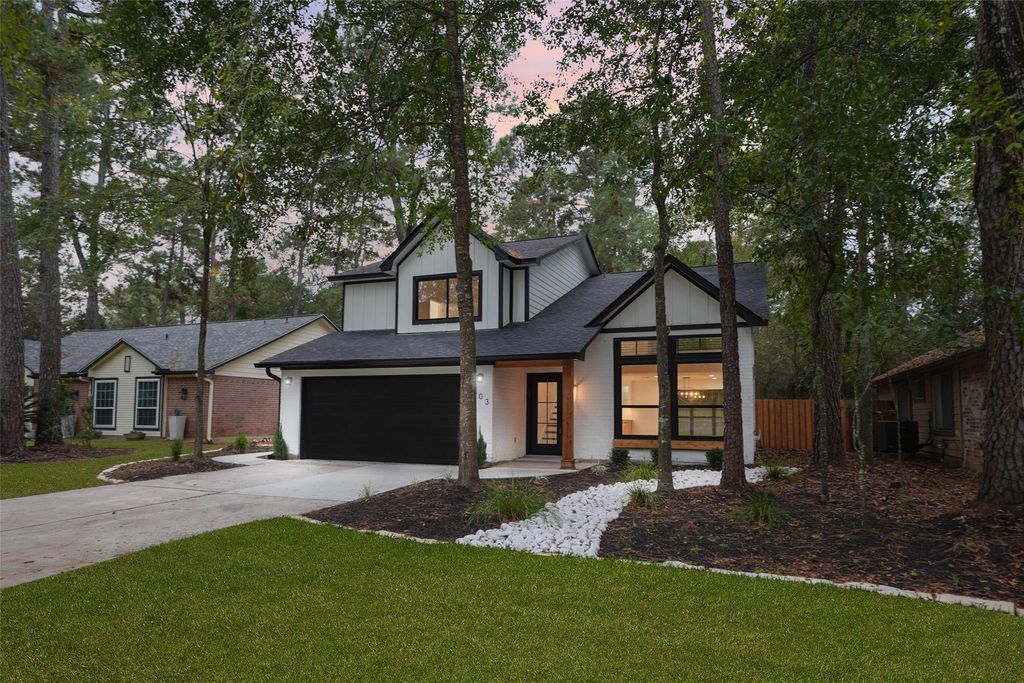 203 S Pathfinders Circle, The Woodlands, TX 77381