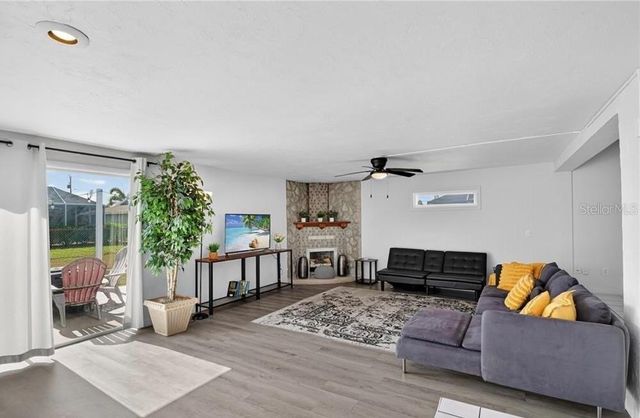 918 SE 35TH STREET, Cape Coral, FL 33904