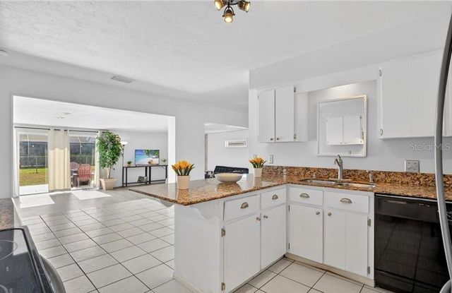 918 SE 35TH STREET, Cape Coral, FL 33904