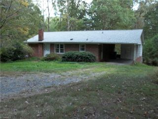 3878 Eastview Drive, Wallburg, NC 27107