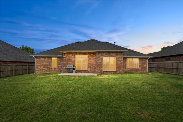 205 Callie Lane, Centerton, AR 72719