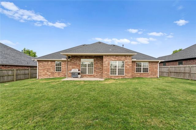 205 Callie Lane, Centerton, AR 72719